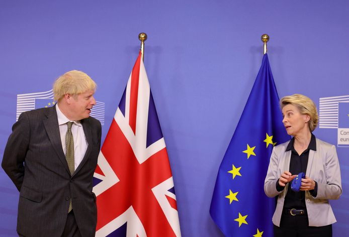 Le Premier ministre britannique Boris Johnson et Ursula von der Leyen, présidente de la Commission européenne