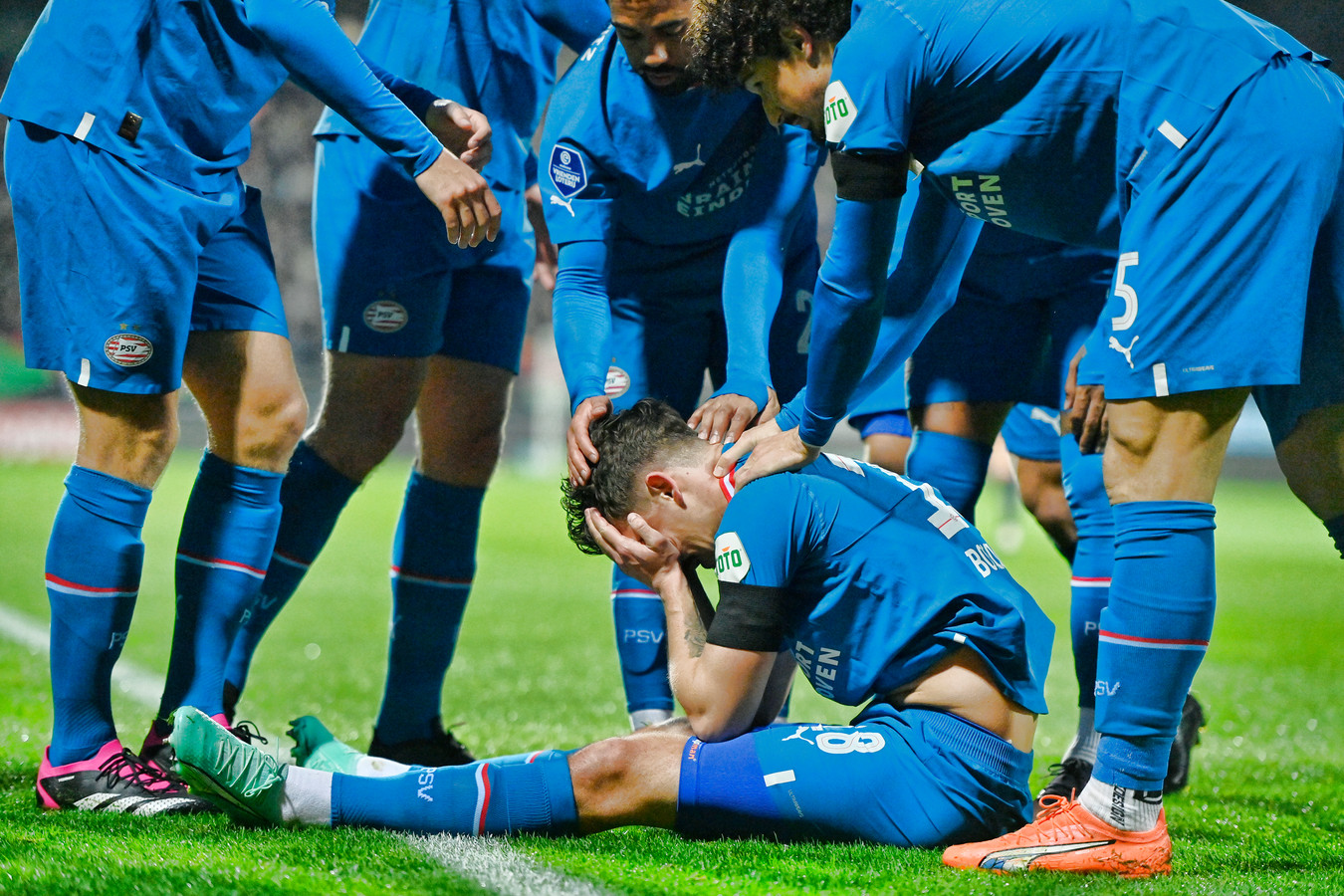 Olivier Boscagli is terug bij PSV en zwaait nu weer op tv naar zijn