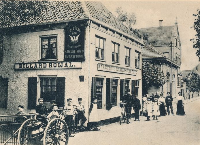 Het Maastrichts Bierhuis (later Het Boompje) in 1895.