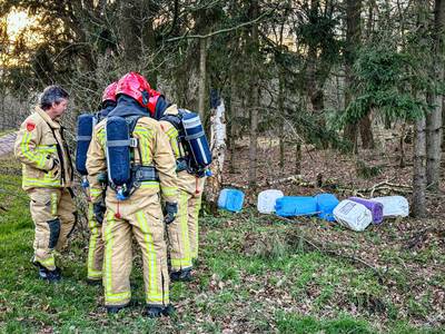 In natuur gedumpte vaten in Milheeze blijken leeg