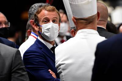 Frans president Macron bekogeld met ei in Lyon