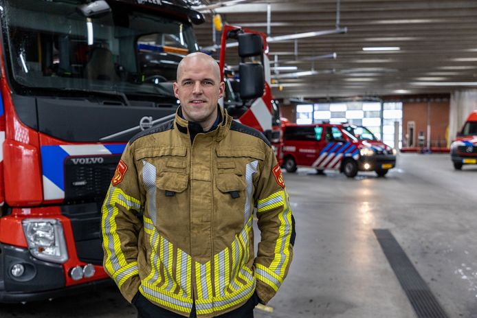 Brandweerman Richard Broeders in de kazerne in Breda