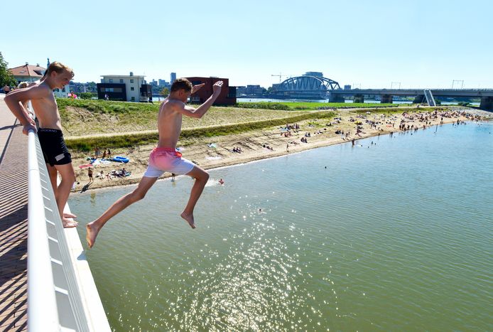 Nijmegen Aan Zee Leuk Maar Hoe Veilig Is Het De Rivier Gelderlander Nl