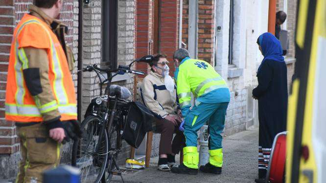 Vrouw (85) bevangen door rook na steekvlam aan vaatwasmachine: kennis slaat alarm