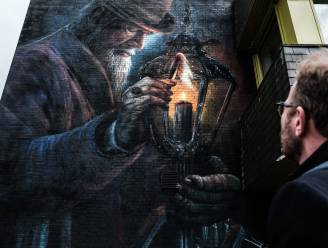 Metershoog kunstwerk onthuld in Doetinchem; maar wie is toch die oude man met de lucifer?