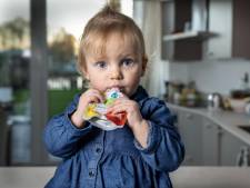Zakjes knijpfruit getest: ‘Vier soorten fruit is wel veel voor een baby’