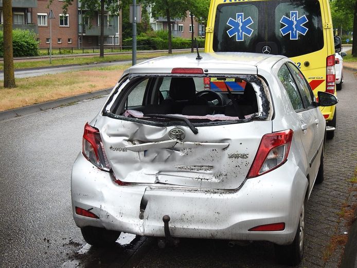 Botsing op de Rembrandtlaan in Helmond