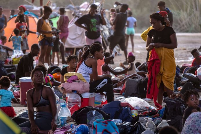 Les Haïtiens fuient la violence de leur pays.