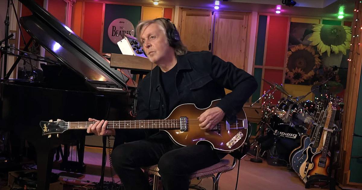After 52 years, Paul McCartney gets his stolen guitar back: 'It was in someone's attic' |  Displays