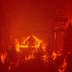 Bosbrand bedreigt populaire toeristenplaats in Californië, duizenden mensen op de vlucht