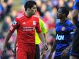 Luis Suarez (l.) ging verbaal in de clinch met Patrice Evra (r.).