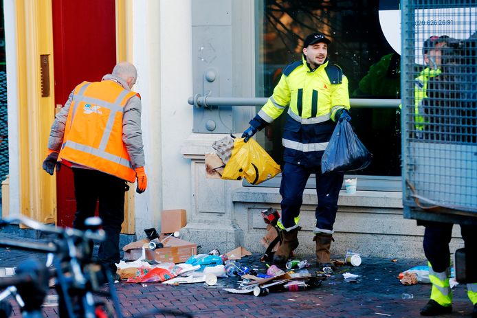 Utrechtse vuilnisophalers hervatten dinsdag het werk, na een week lange staking.