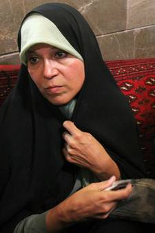 Faezeh Hashemi, dochter van oud-president Iran,  aangehouden wegens ‘aanzetten tot protest’