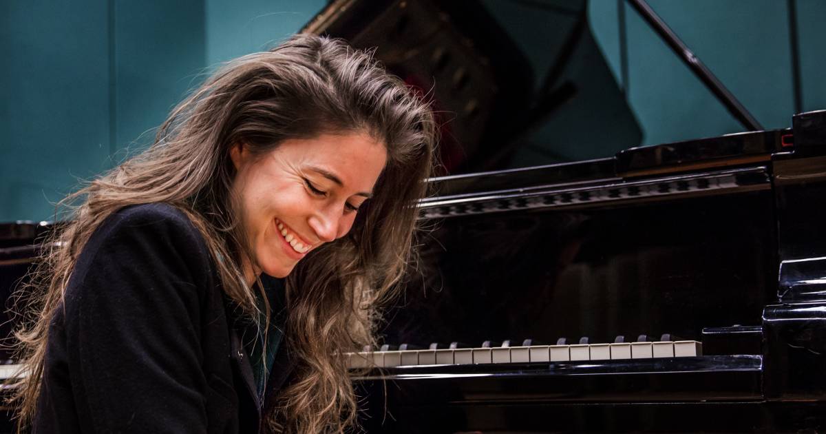 pianiste iris hond schrijft muzikale brieven voor het theater eindhoven ed nl