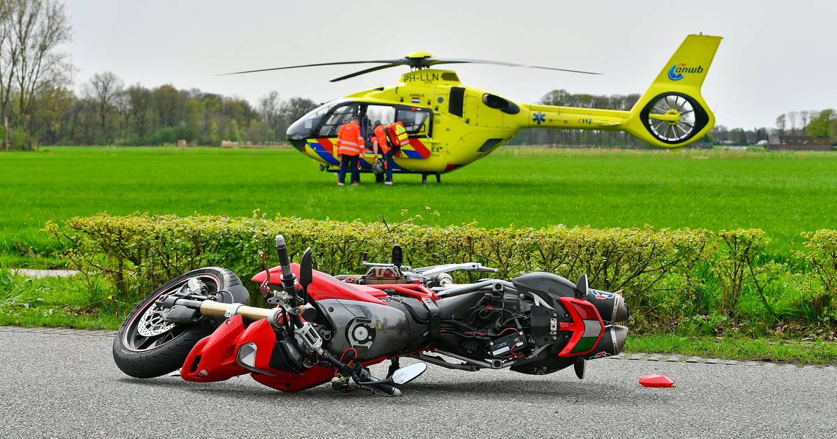 Motorrijder zwaargewond bij ongeval, traumahelikopter geland