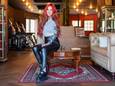 Tess Carmina in haar Nevermore Tattoo Parlour.