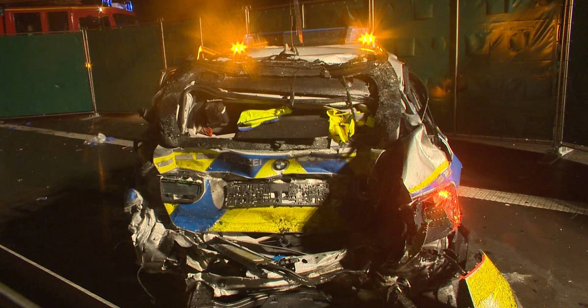 Dode door ongeluk, vrachtwagen ramt politieauto.