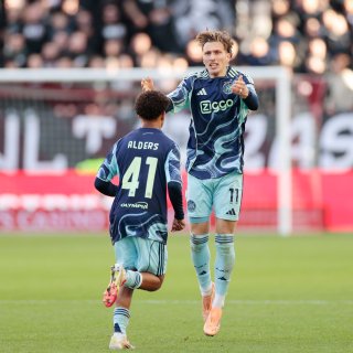 Ajax jaagt na aansluitingstreffer Godts op gelijkmaker tegen FC Utrecht