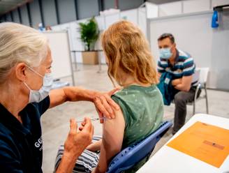 Hoge Gezondheidsraad ziet momenteel onvoldoende wetenschappelijk bewijs om boosterprik minderjarigen toe te laten
