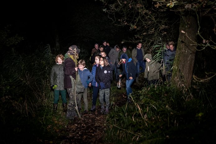 Kinderen tussen 7 en 12 jaar oud gingen in Riethoven in de schemering op pad in de Keersopperbeemden.