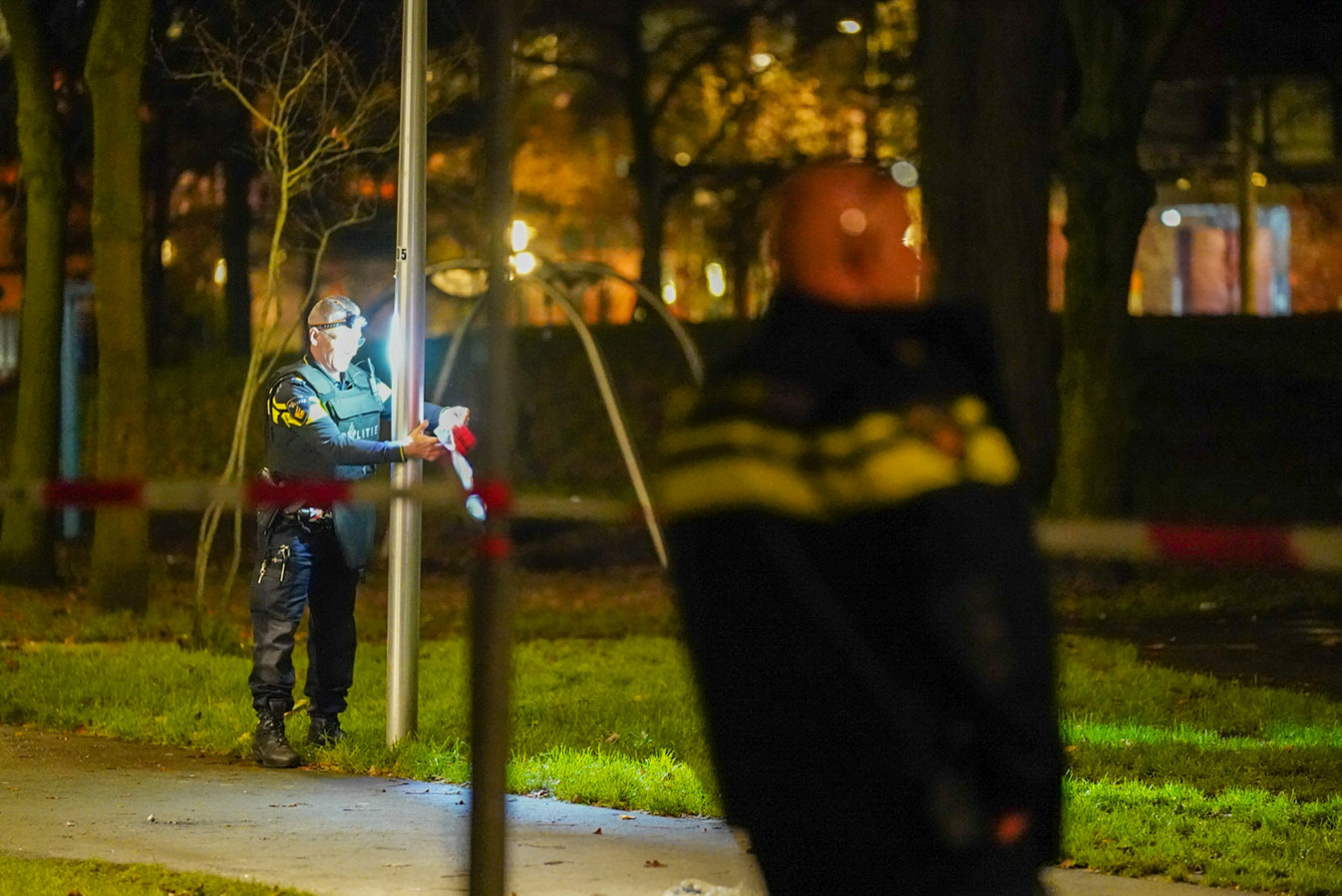 Mogelijk schietincident in Overvecht, politie doet onderzoek Foto gelderlander.nl