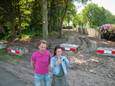 Sabine en Aart Evers bij de roadblocks die de gemeente plaatste.
