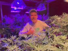 Ses plants de cannabis plus vrais que nature fabriqués pour Hollywood lui ont déjà valu la visite de la police