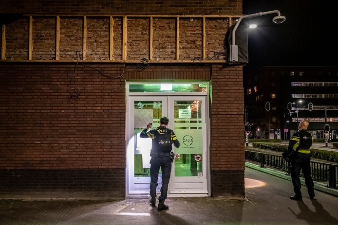Coffeeshop Caza aan de Gasthuisring beschoten.