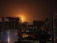Beeld van een drone die ontploft in de lucht boven de Oekraïense hoofdstad Kiev afgelopen nacht, tijdens een "massale" Russische droneaanval.