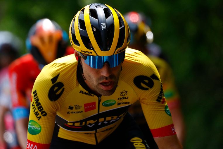 Tom Dumoulin in de kopgroep in de zevende etappe van de Ronde van Italië. Beeld AFP