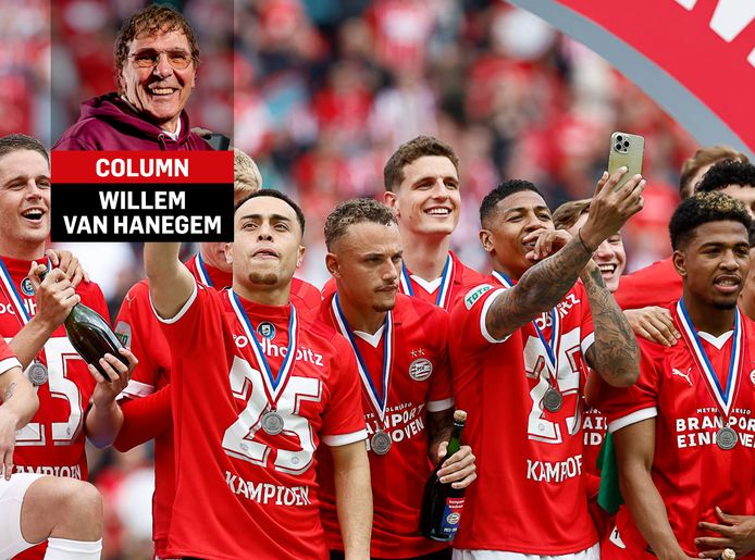 Spelers van PSV na het binnenhalen van de landstitel.