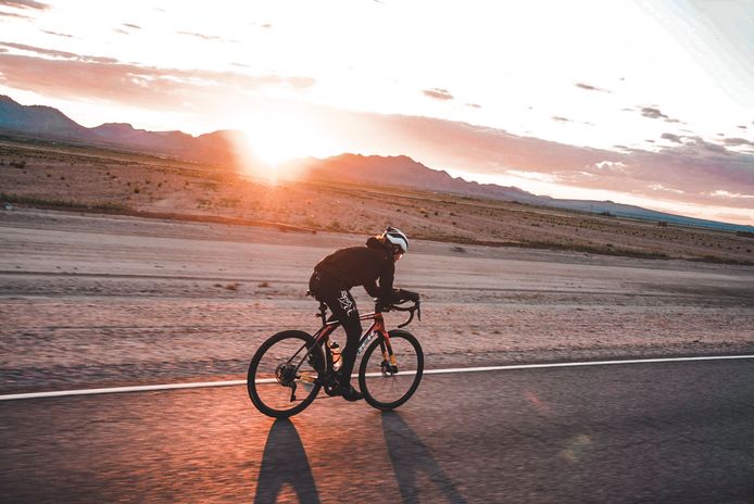 Matthieu Bonne op de vierde dag van zijn wereldrecord fietsen in Arizona