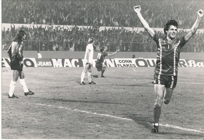 Rode Duivels, 9 september 1981: België klopt Frankrijk met 2-0 en plaatst zich voor het WK in Spanje... "Moet er nog zand zijn?", roept Rik De Saedeleer na de 2-0 van Erwin Vandenbergh...