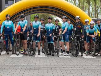 IT-bedrijf spotit fietst 10.000 euro bij elkaar voor Zelfmoordlijn