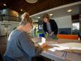 Wethouder Ans Mol bracht woensdagochtend haar stem uit.