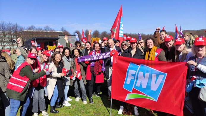 Medewerkers van Jeugdbescherming Brabant togen deze maand naar het Malieveld in Den Haag om actie te voeren tegen aangekondigde bezuinigingen.