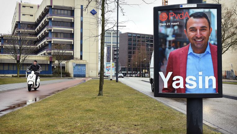 PvdA-lijsttrekker in Eindhoven Yasin Torunoglu wil niet steeds worden aangesproken op zijn afkomst. 'Ik ben trots op mijn Turkse roots, ik ben trots op mijn Nederlandse roots, ik ben een supertrotse Eindhovenaar. Ik wil niet in een hokje.' Beeld Marcel van den Bergh