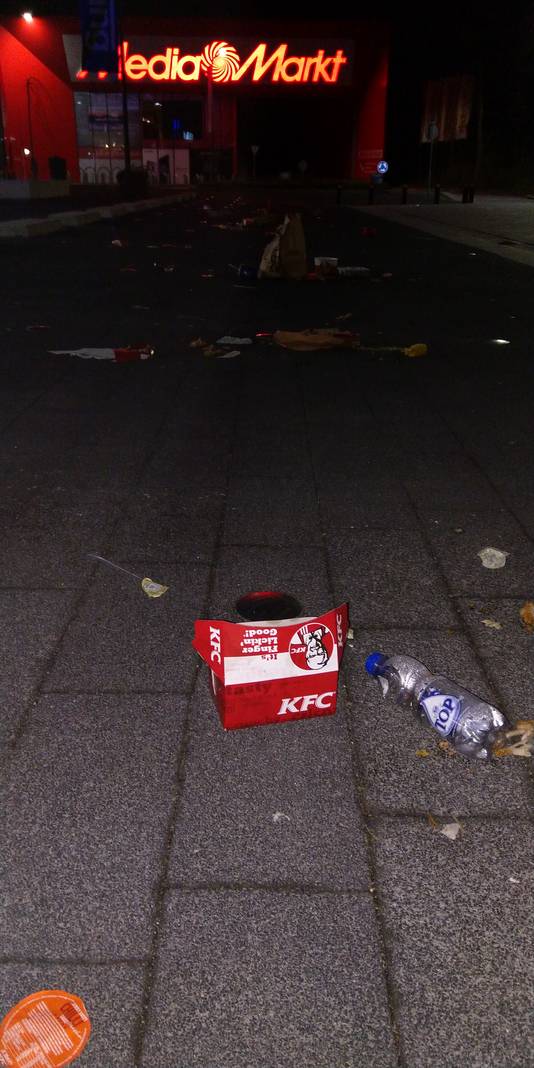 Afval de KFC, rond 7 uur woensdagmorgen