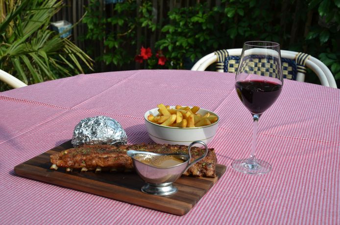 12 jaar bij Amadeus, nu zet Klodjan (32) ‘Premium ribs’ op menu van de ...