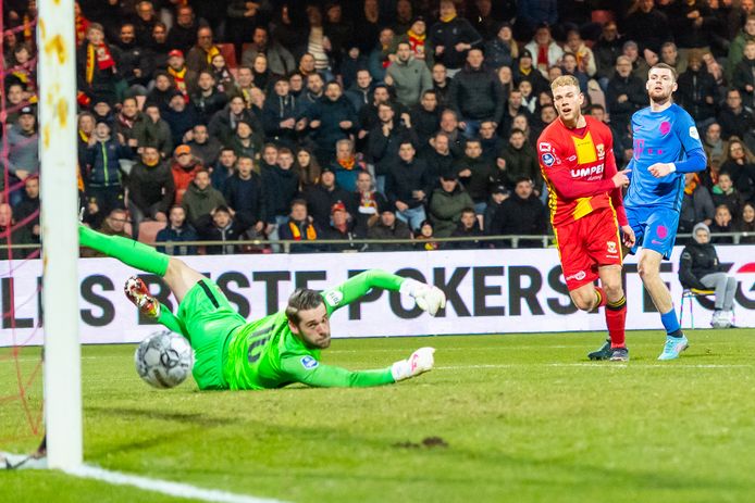 Luuk Brouwers scoorde vorig seizoen voor Go Ahead Eagles in de thuiswedsrijd tegen FC Utrecht, met welke ploeg hij nu de Adelaarshorst bezoekt.