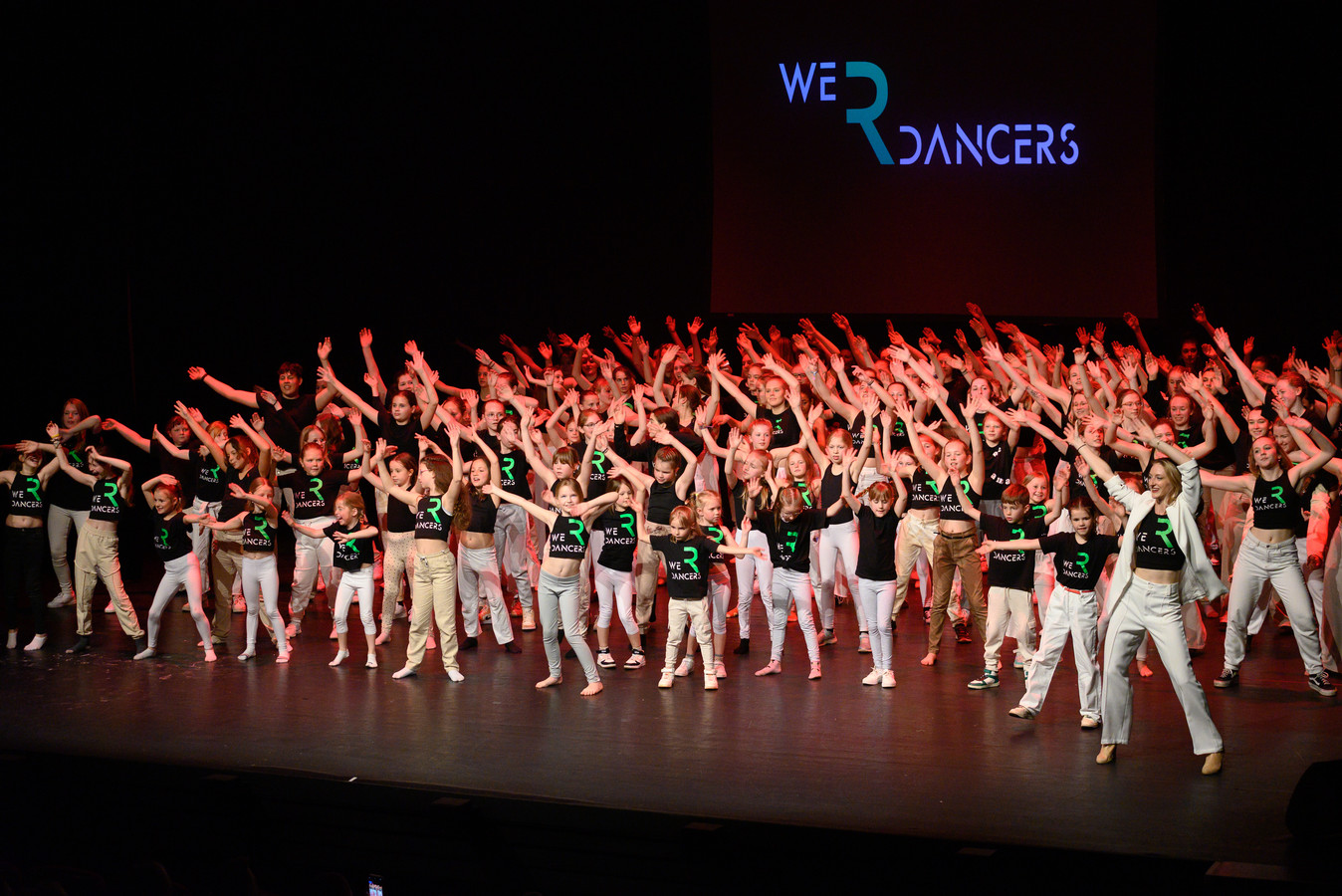 We R Dancers brengt Hollywood naar het Arjaantheater Foto hln.be
