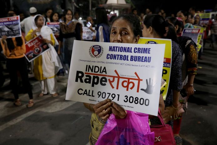 Indiase vrouwen demonstreren tegen het voortdurende geweld tegen vrouwen.