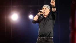 Roel zingt ‘One’, maar is hij ook the one voor onze coaches?