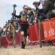 Wout van Aert finisht als tweede in Antwerpen en verbaast zichzelf bij debuut in het veld