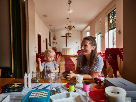 Zweedse Kerk zet pand in Scheepvaartkwartier te koop