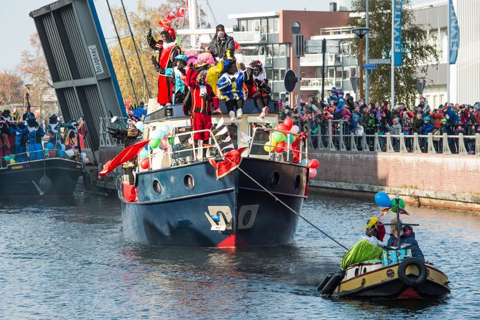 Zelden zorgde een nieuwsverhaal dit jaar voor zoveel woedende reacties als de mededeling dat de sinterklaasintocht binnenkort gebonden is aan coronamaatregelen.