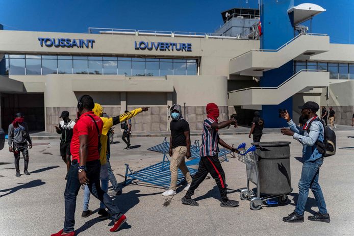 Demonstranten op de Toussaint Louverture International Airport in Port-au-Prince, Haïti. Archiefbeeld.