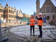 Kamervoorzitters lopen laatste rondje over Binnenhof en sluiten bouwhekken: ‘Roept weemoedig gevoel op’