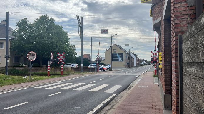 Het ongeval gebeurde op deze spooroverweg aan Klei in Opwijk.