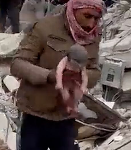 Un bébé naît sous les décombres du tremblement de terre en Syrie et se retrouve orphelin